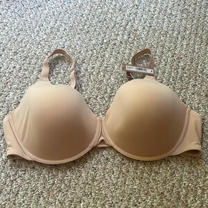 NWT Skims t-shirt bra